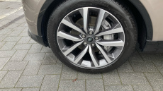 Land Rover Discovery 3.0 D300 Dynamic SE 5dr Auto Diesel Station Wagon